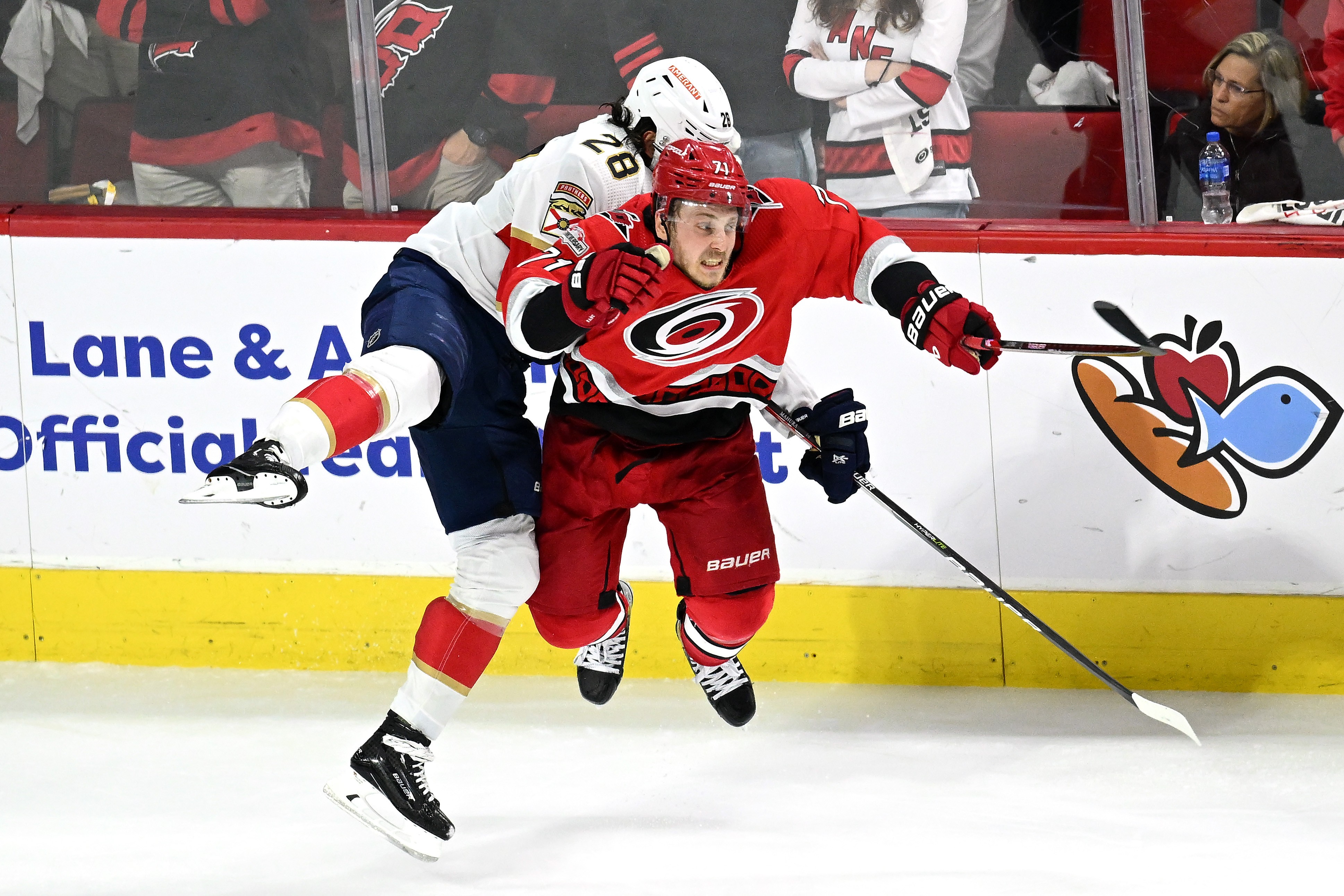 Florida Panthers vs. Carolina Hurricanes, Live Action