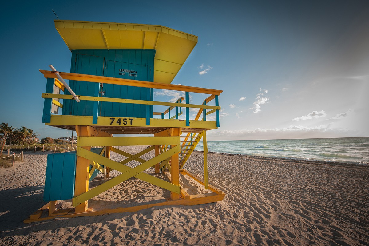 north-beach-lifeguard-stand-blue-skies-day-credit-bruno_fron.jpg