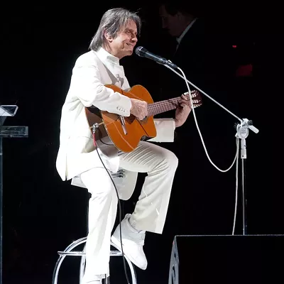 Roberto Carlos in action