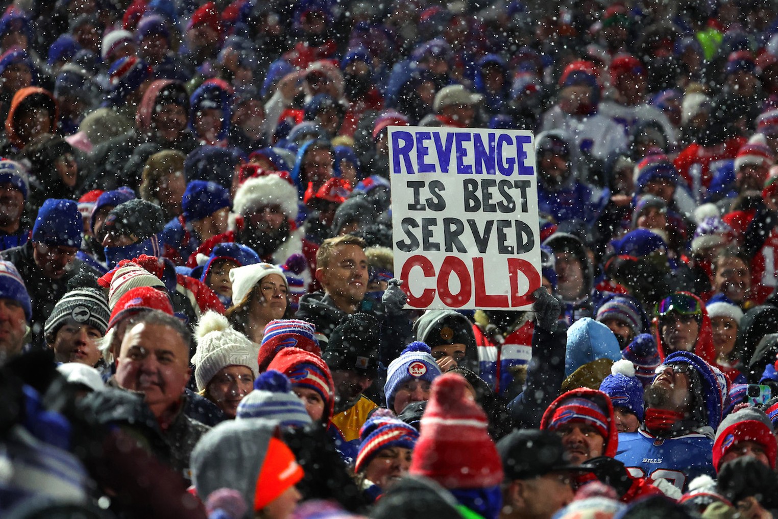 Bills fans throw snowballs to celebrate first touchdown vs. Dolphins