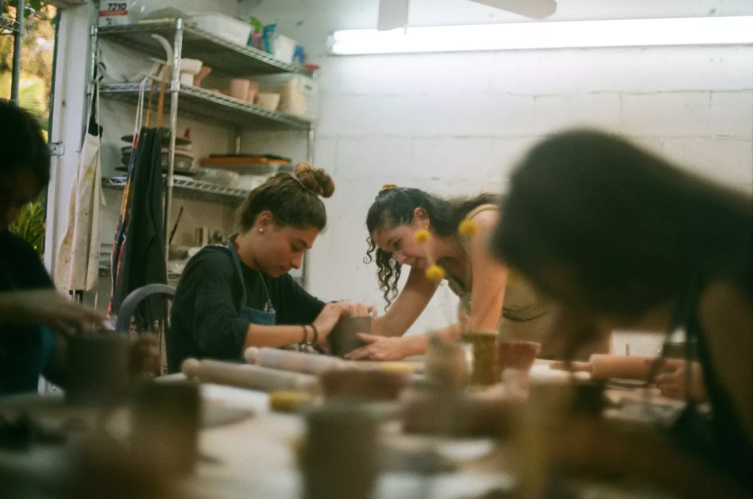 Erica Lores' Maracuya Studio Teaches Ceramics Classes in Miami - Vimarsana News