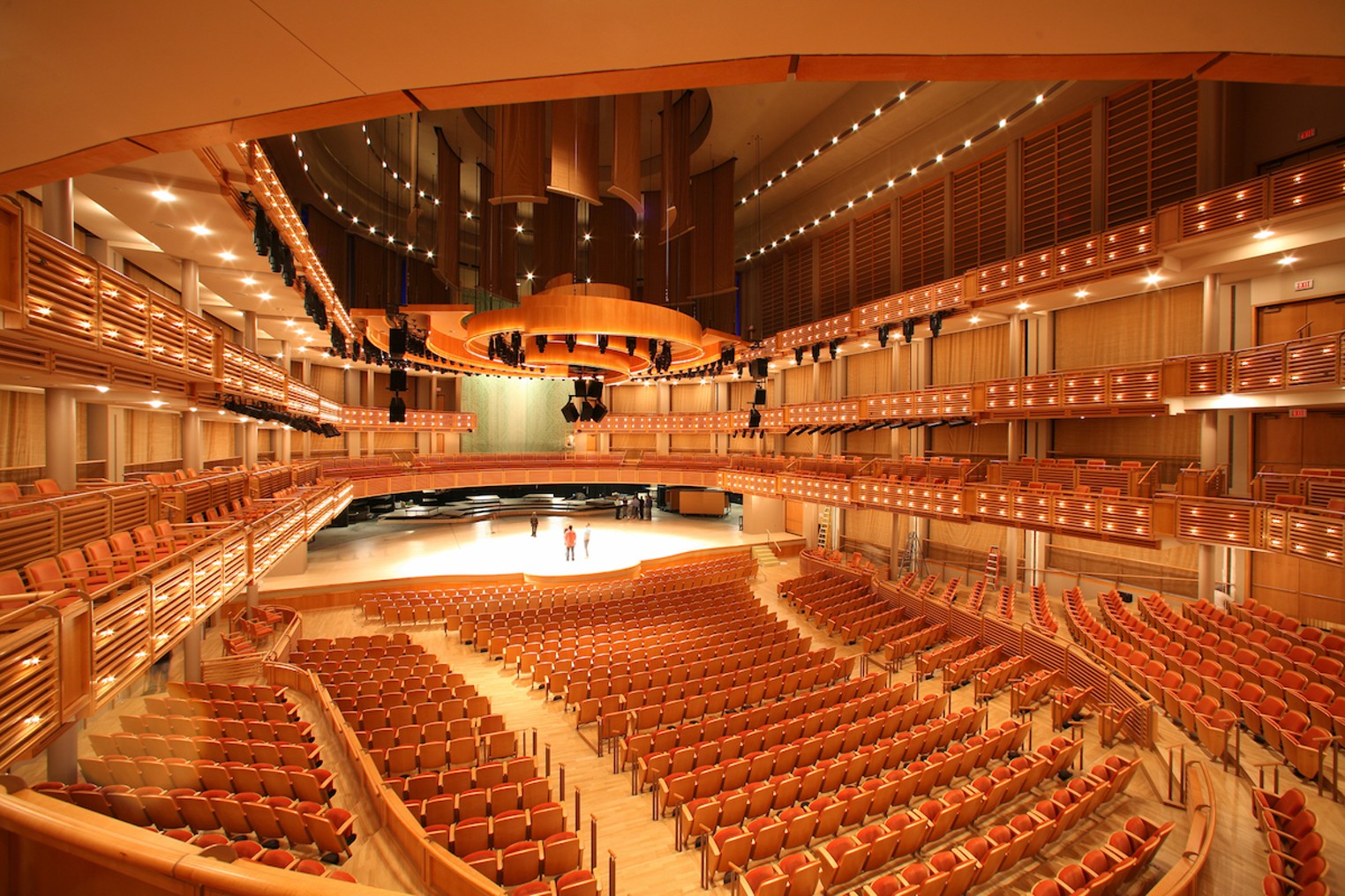 Концертный зал Уолта Диснея в Лос-Анджелесе США интерьер