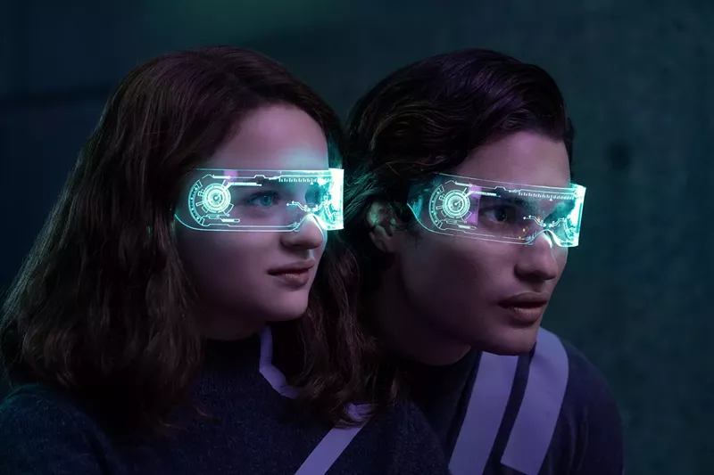 Image: Still of Joey King and Chase Stokes in Uglies