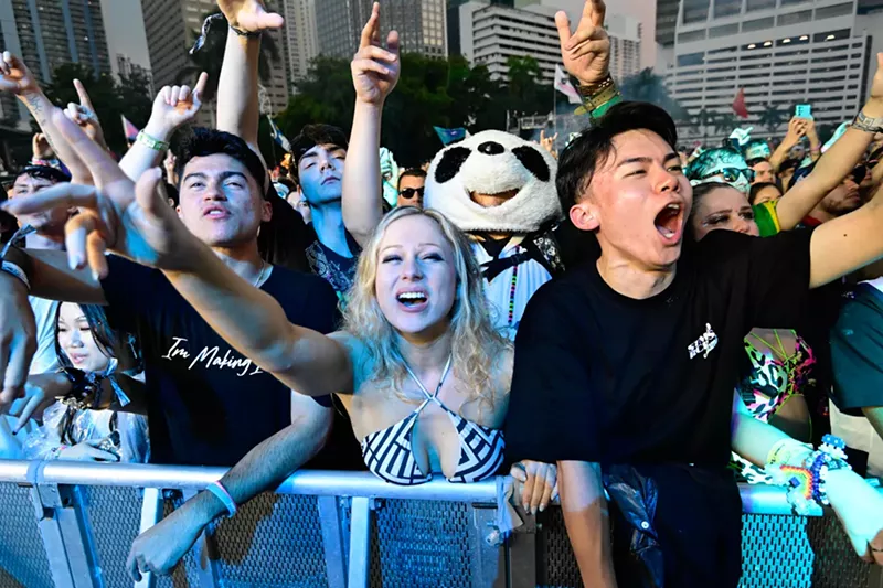 Image: Festivalgoers at Ultra Music Festival