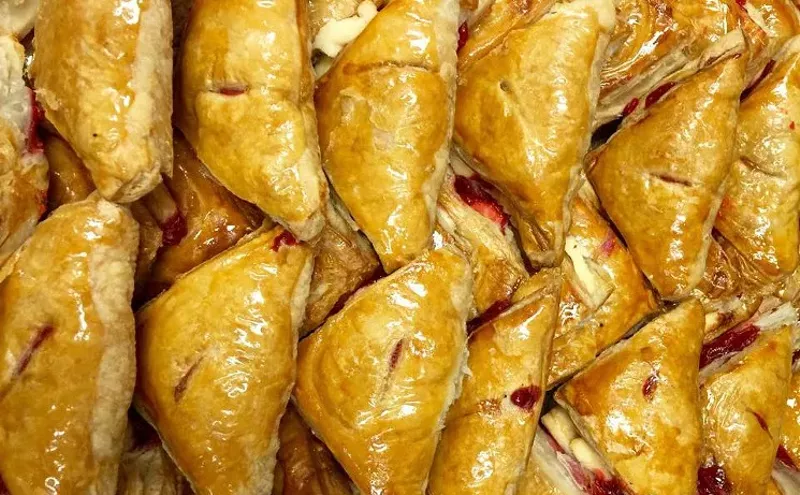 Image: Vicky Bakery Will Ship Pastelitos to Your Valentine