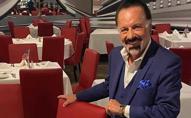 Image: Vinny Agostinelli, "Irreplaceable" Maitre D' at Anthony's Runway 84, Dead at 77