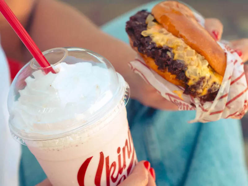 Image: Popular Miami smash burger spot Skinny Louie opens in Coral Gables on Friday, May 23, on Giralda Avenue with its signature smash burgers, fries, and shakes.