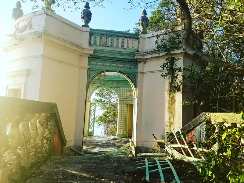 Image: Vizcaya's Tea House lost its wood trellis roof during Irma.