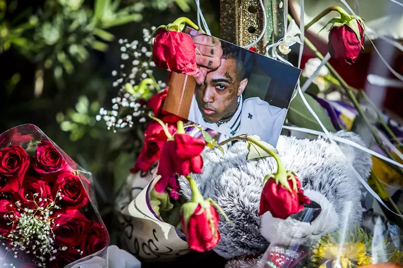Image: Fans Gather to Mourn the Death of XXXTentacion at Deerfield Beach Vigil