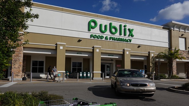 Publix storefront with iconic green signage