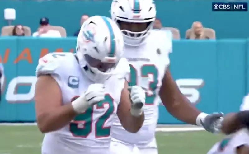 Image: Zach Sieler&rsquo;s Viral "Trump Dance" Caps Dolphins&rsquo; Businesslike Victory Over Patriots